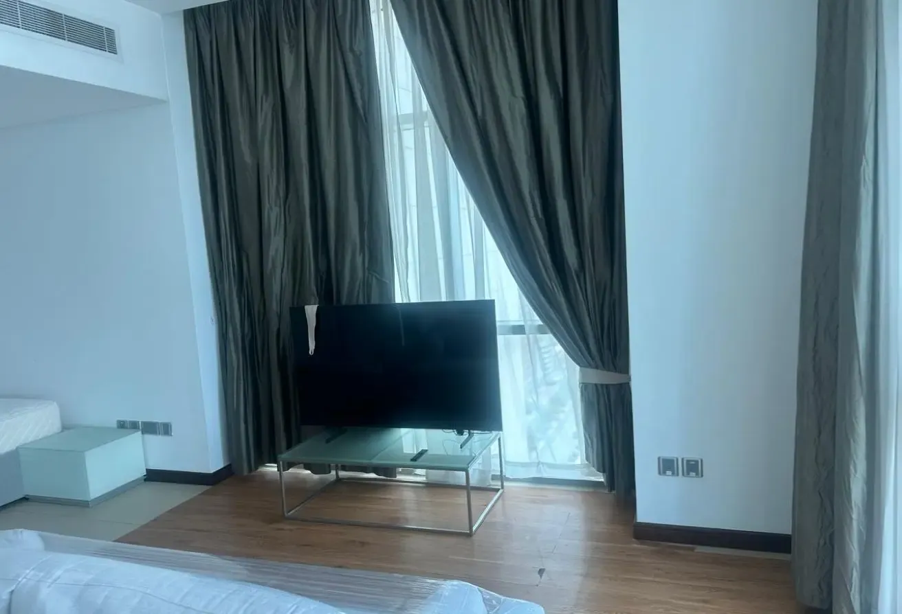 Refurbished/ New Furniture/Corner/Opp Metro/DIFC