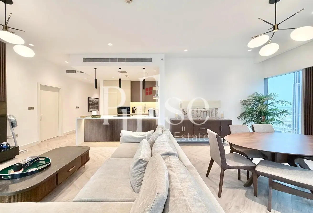 Modern Simplex 2BR | Fully Upgraded & Furnished