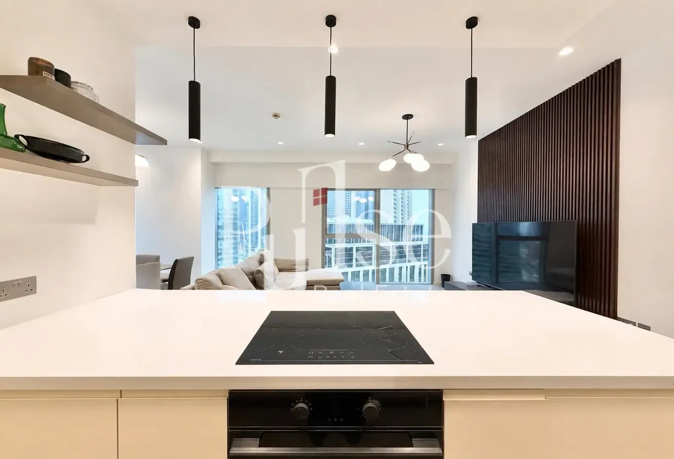 Modern Simplex 2BR | Fully Upgraded & Furnished