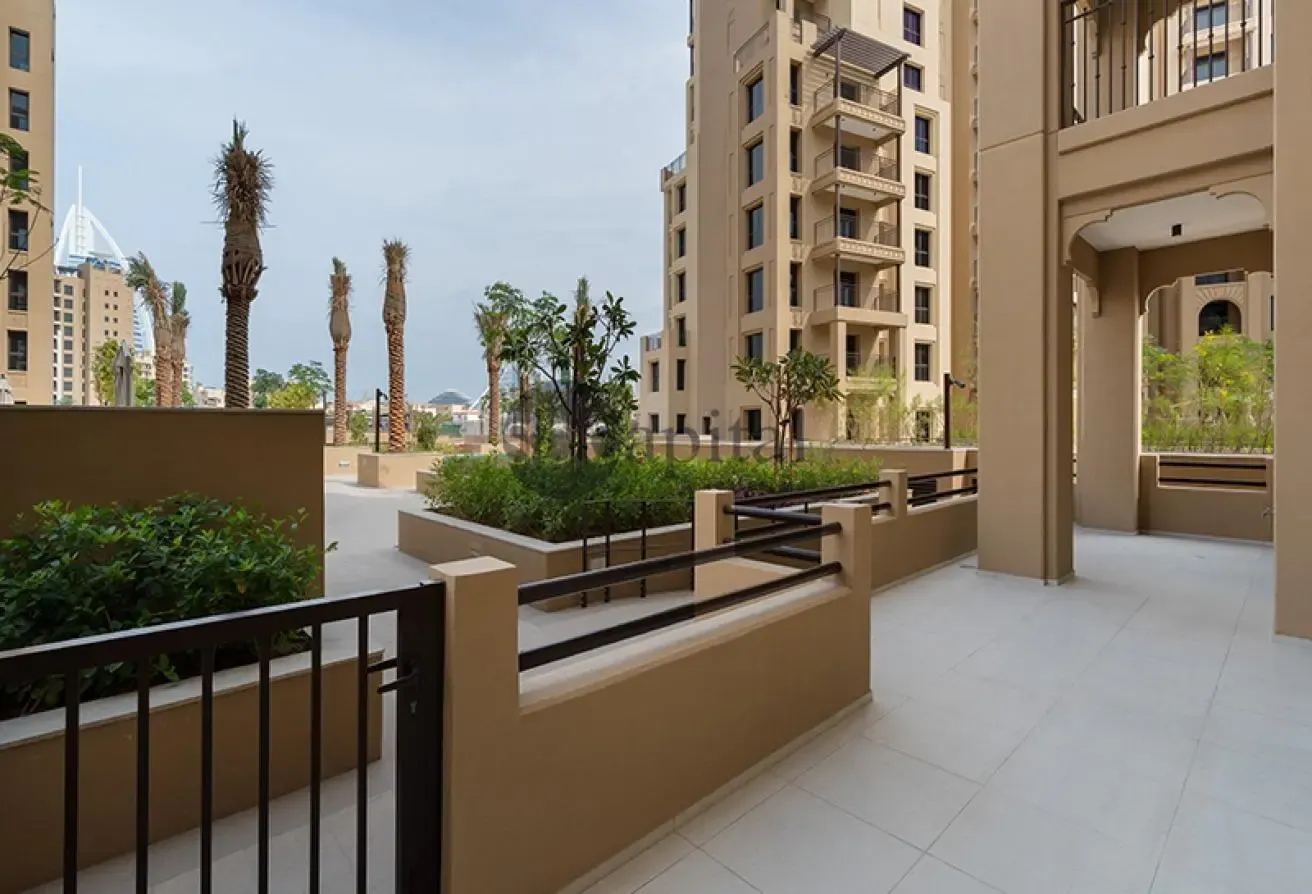 Studio Apartment in DIFC with Private Jacuzzi