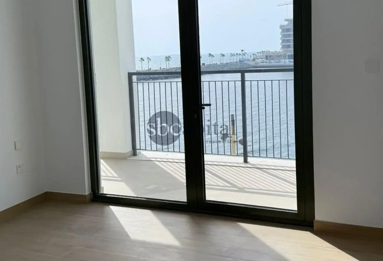 Studio Apartment in DIFC with Private Jacuzzi
