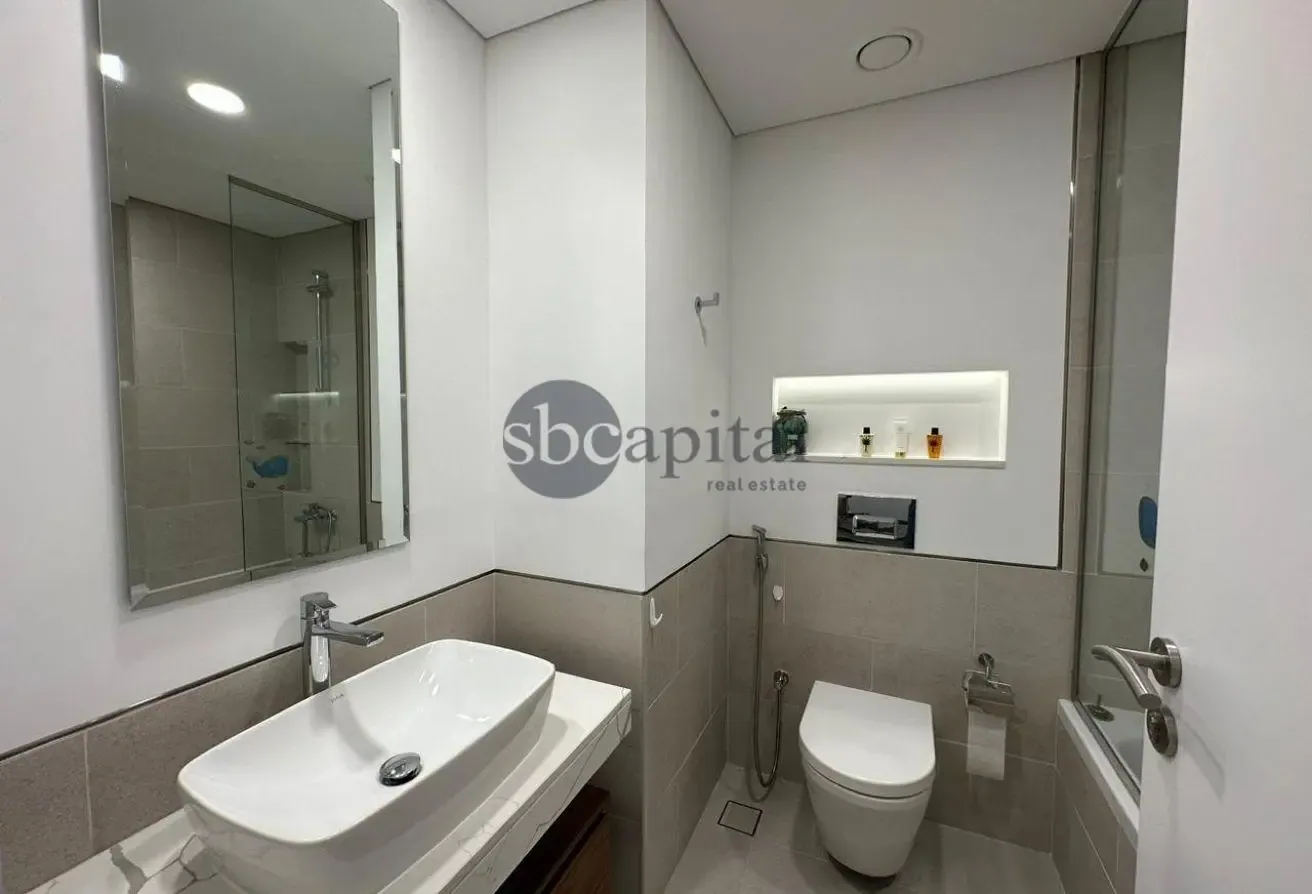 Studio Apartment in DIFC with Private Jacuzzi