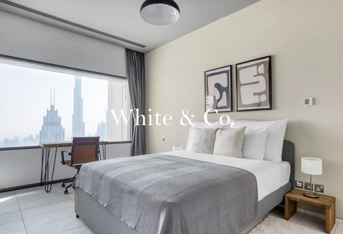 HIGH FLOOR  |  FURNISHED |  LARGE LAYOUT