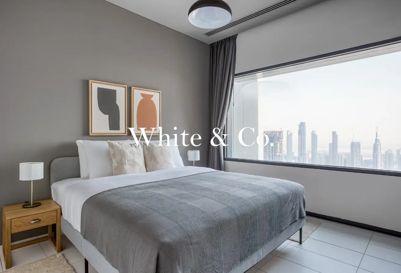 HIGH FLOOR  |  FURNISHED |  LARGE LAYOUT