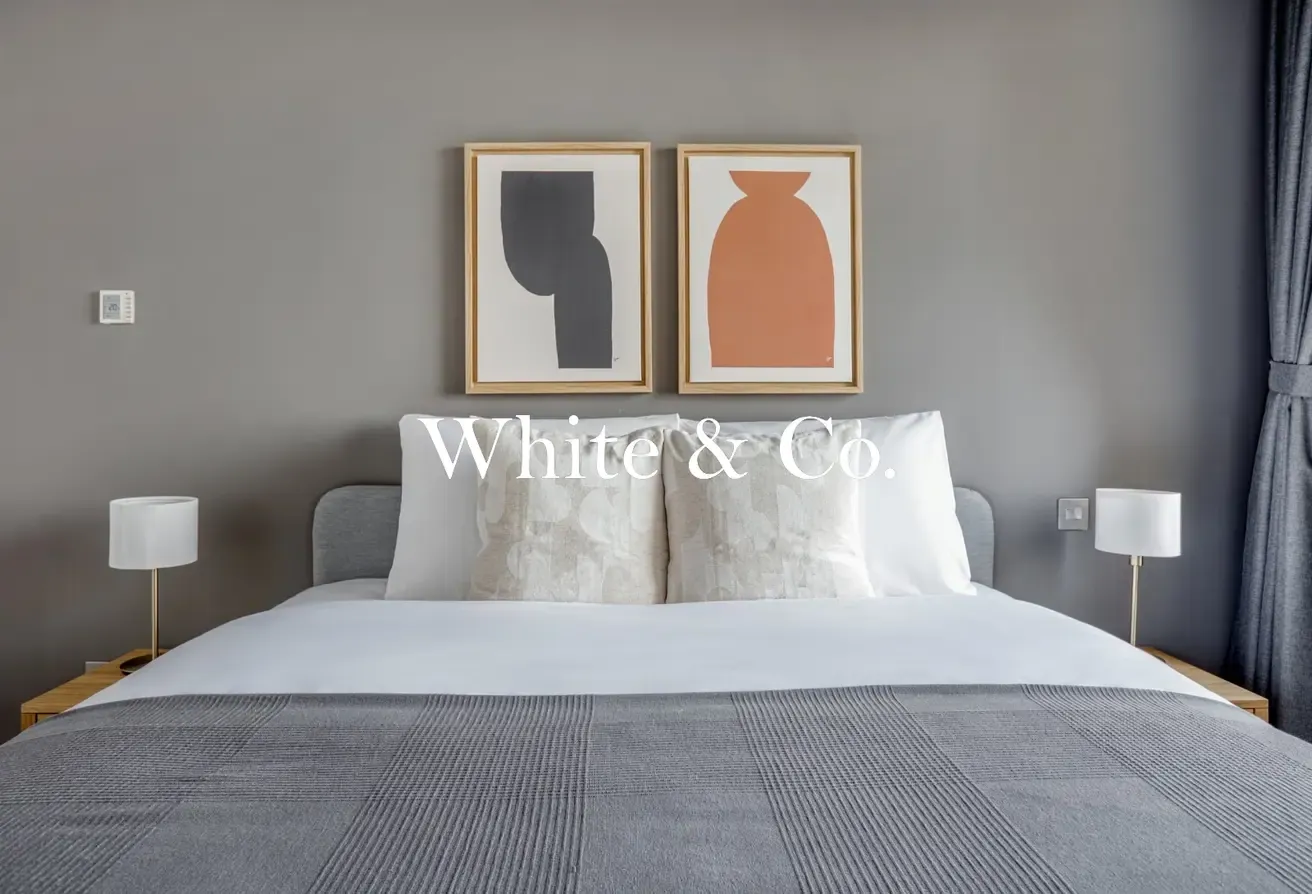 HIGH FLOOR  |  FURNISHED |  LARGE LAYOUT