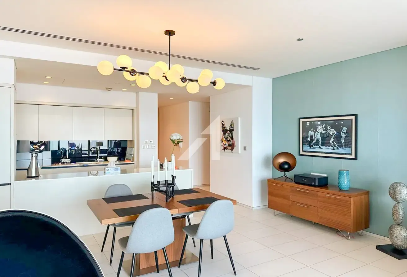 Fully furnished | Upgraded | Vacant soon