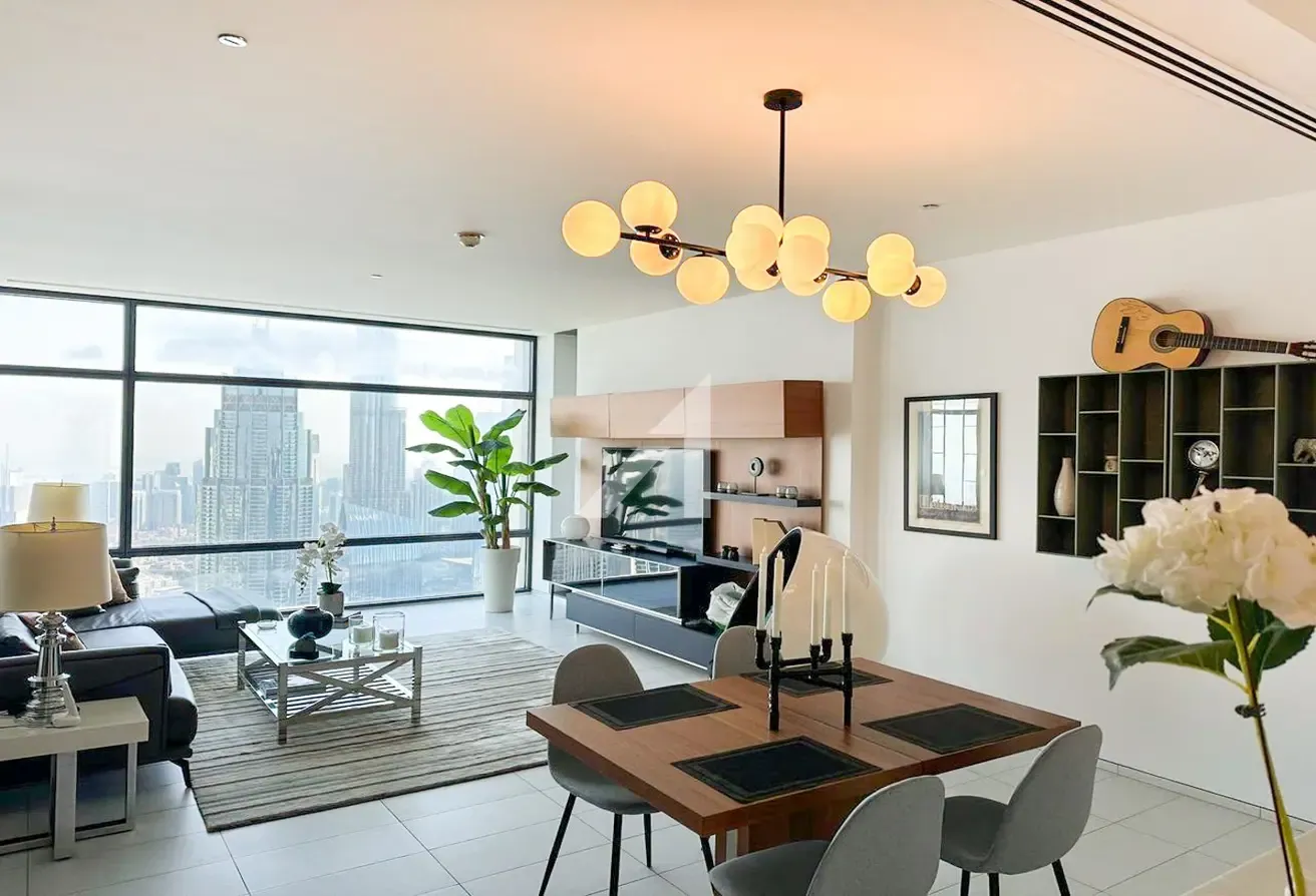 Fully furnished | Upgraded | Vacant soon