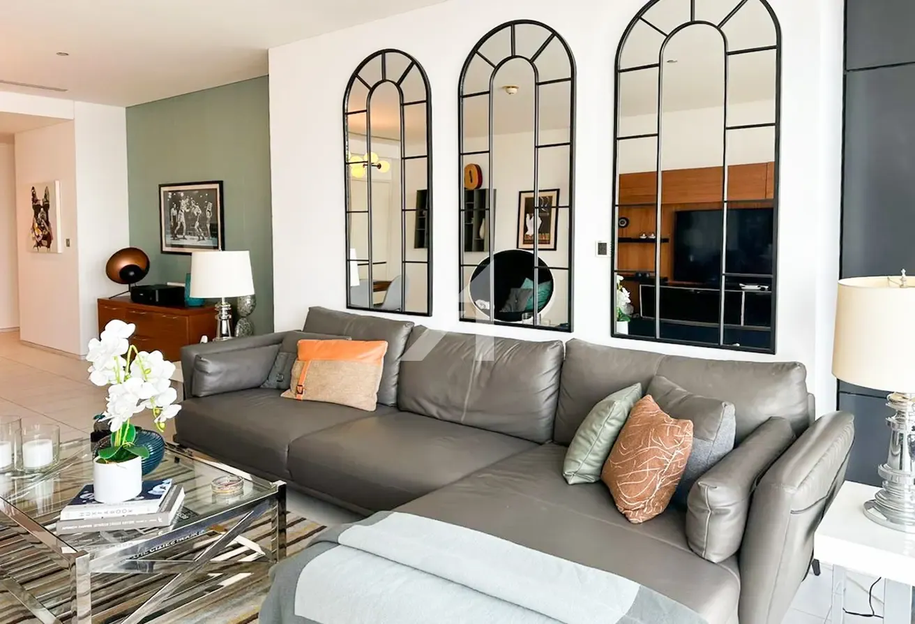 Fully furnished | Upgraded | Vacant soon