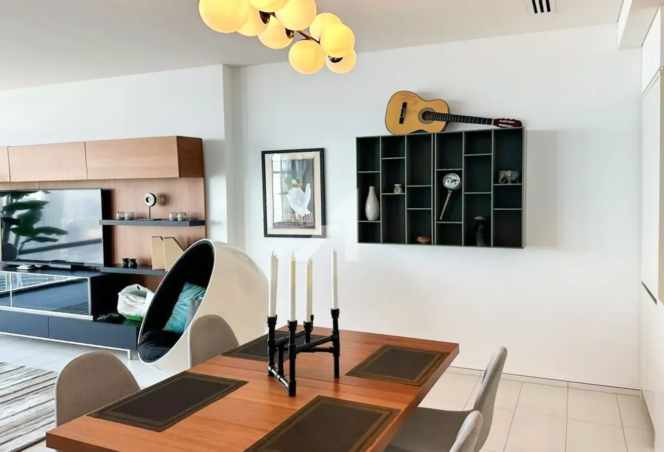 Fully furnished | Upgraded | Vacant soon