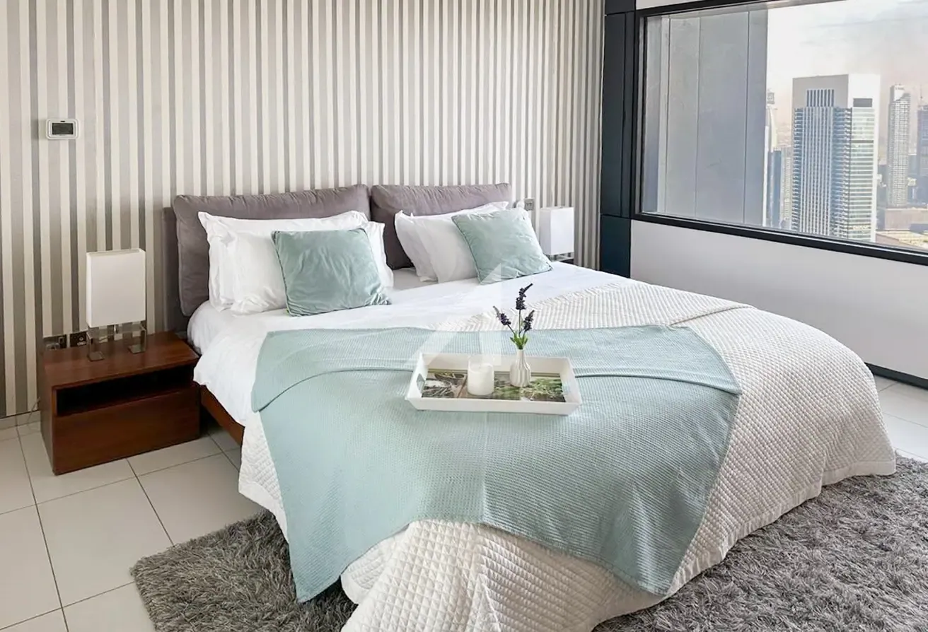 Fully furnished | Upgraded | Vacant soon