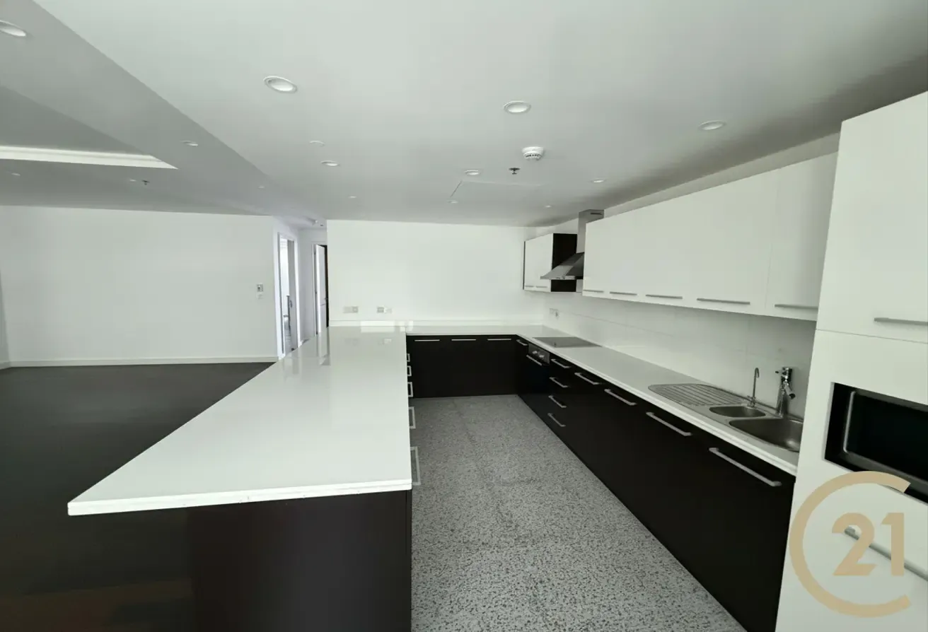 Exclusive | High Floor | Vacant | Direct DIFC Gate