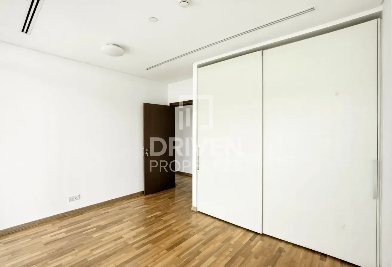Desirable Apt | Burj View | Prestigious Location