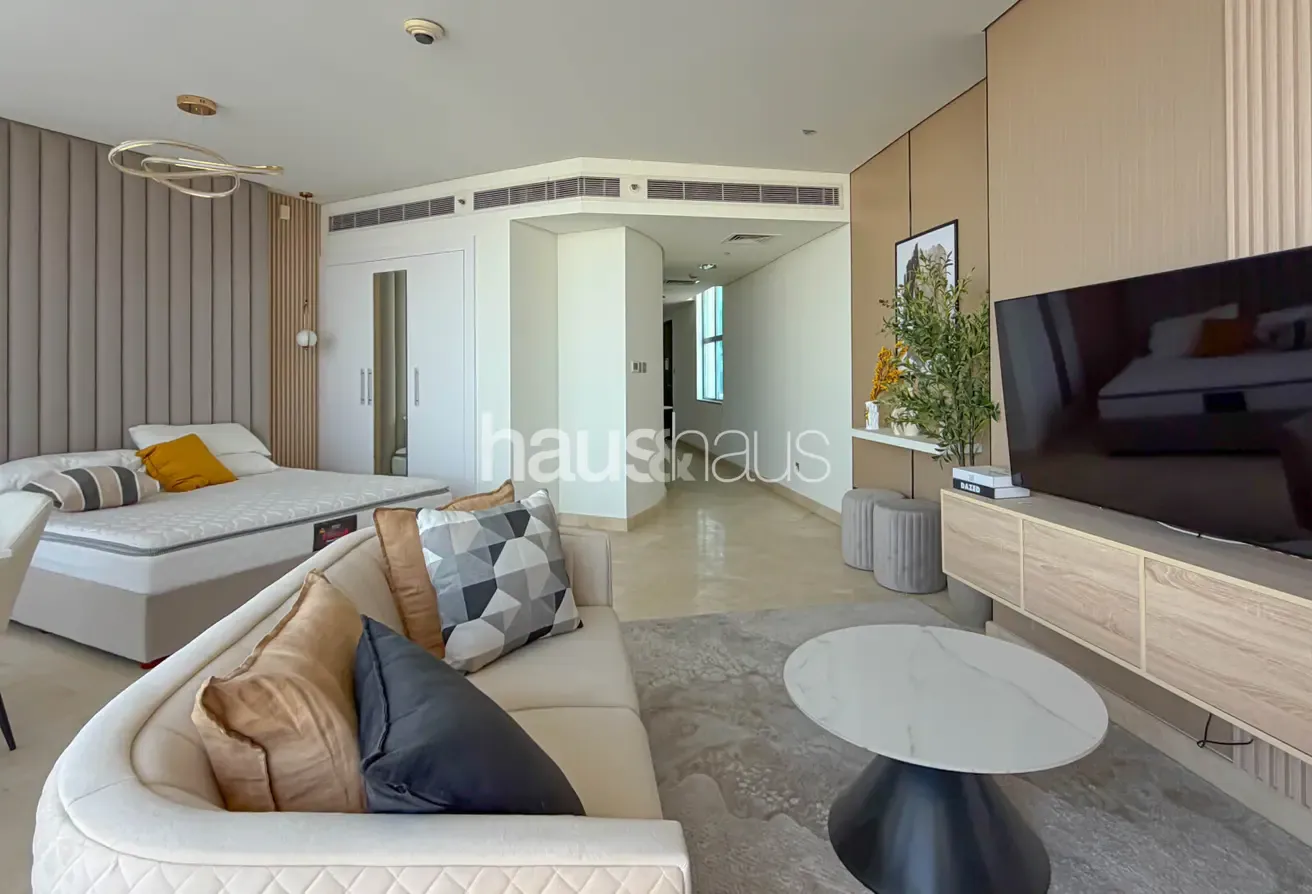 Large Layout | Balcony | Upgraded