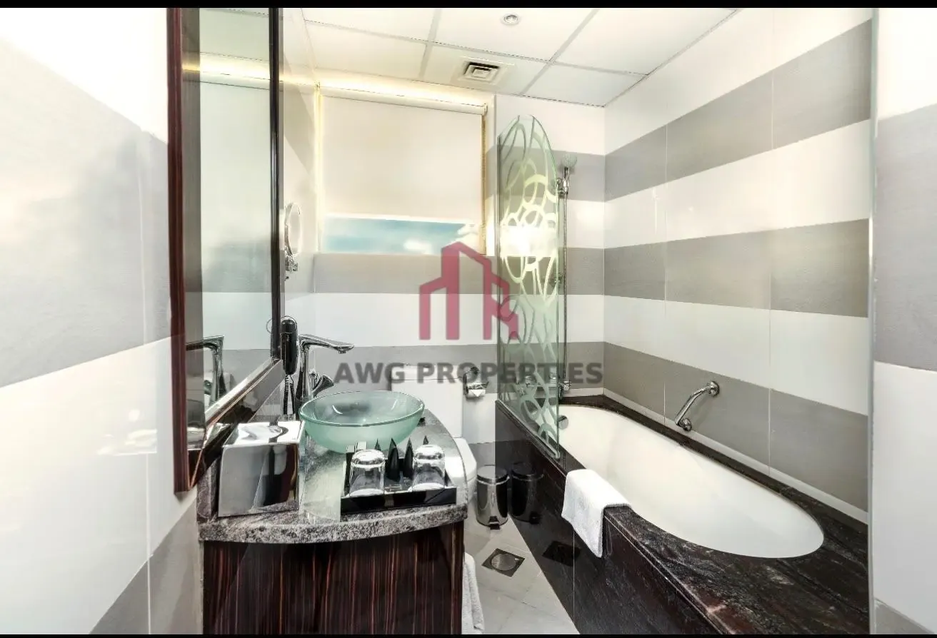 Stunning Apartment| Luxury Living| Near to Metro