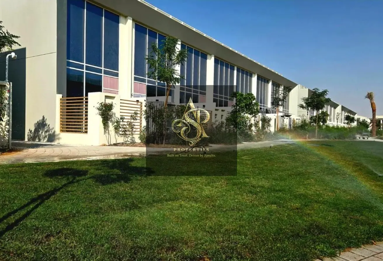 Street View l 4 cheques | Unbeatable Price