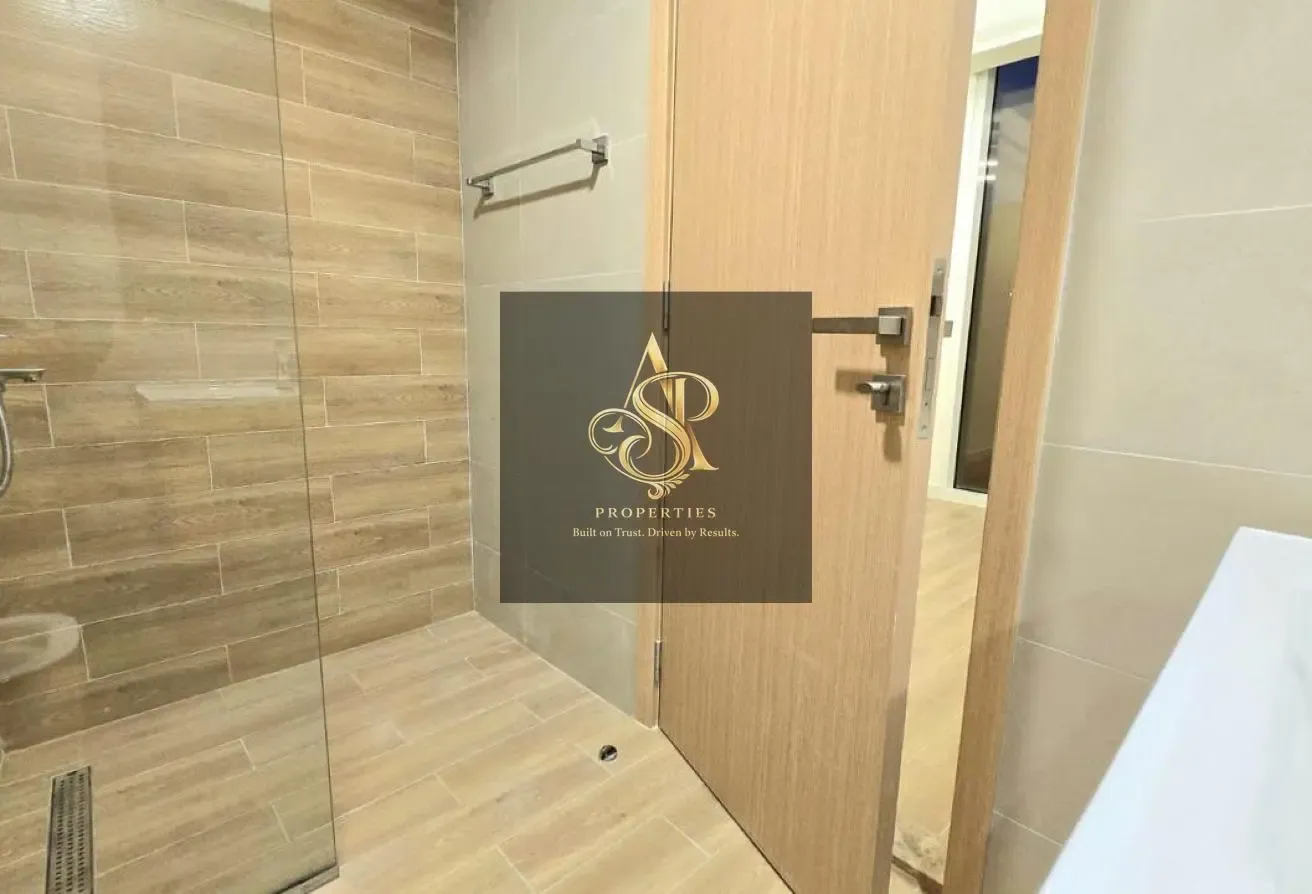 Street View l 4 cheques | Unbeatable Price