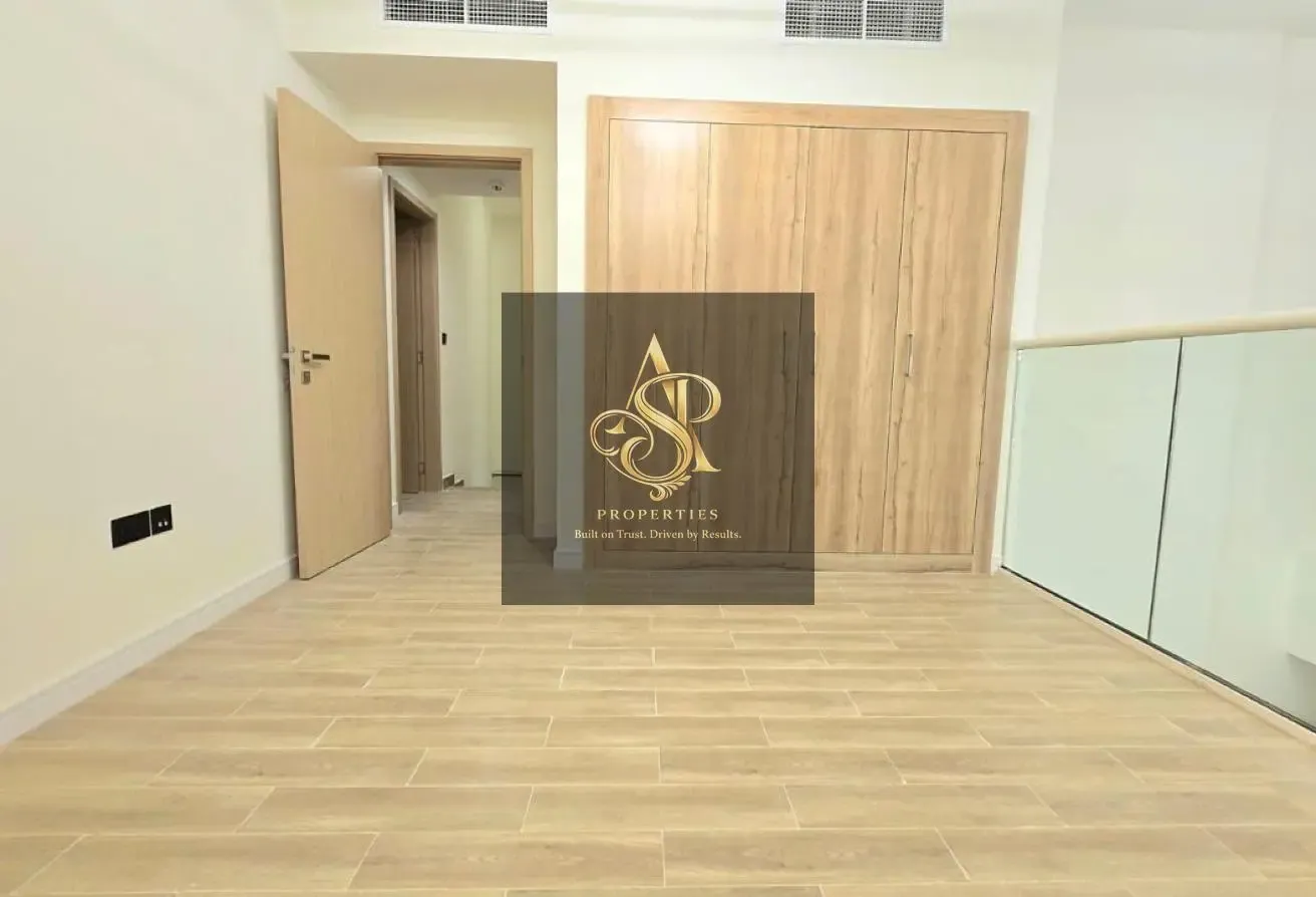 Street View l 4 cheques | Unbeatable Price