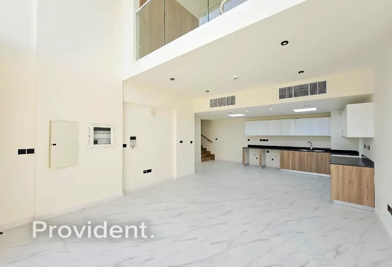 Vacant | 3BR + Maid | Community View