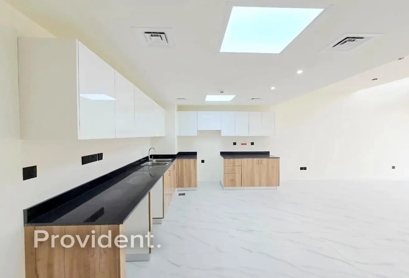 Vacant | 3BR + Maid | Community View