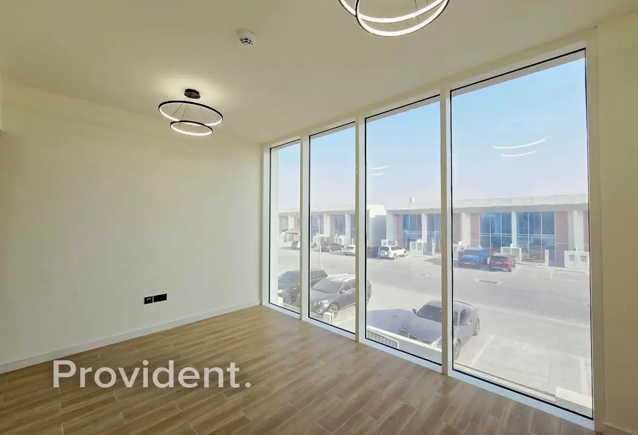 Vacant | 3BR + Maid | Community View