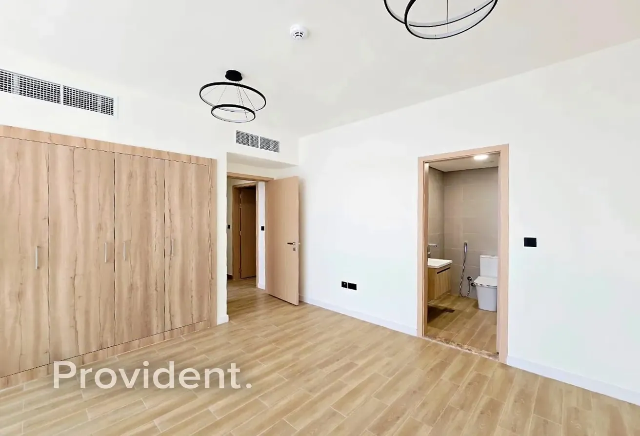 Vacant | 3BR + Maid | Community View