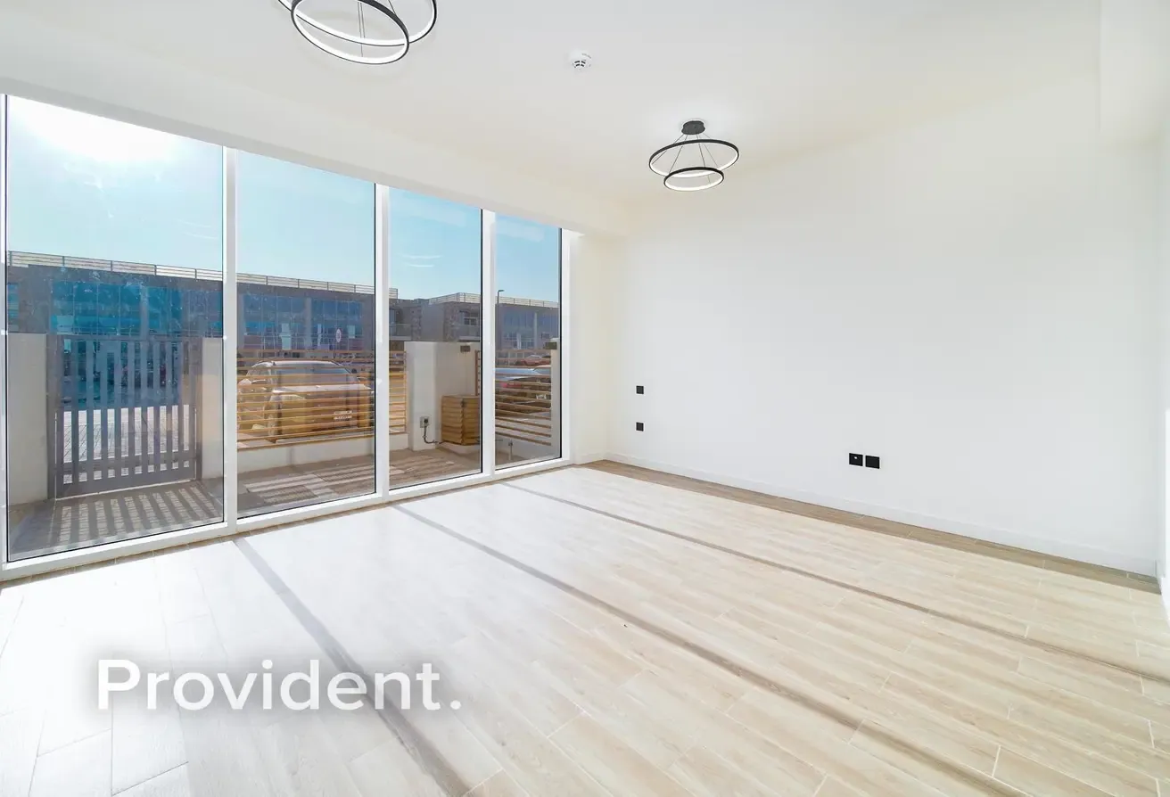 Easy Access | Parking on Front | Ready to Move
