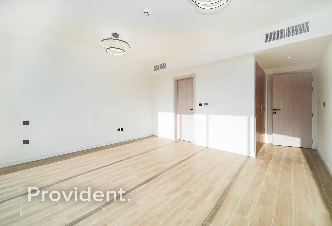 Easy Access | Parking on Front | Ready to Move