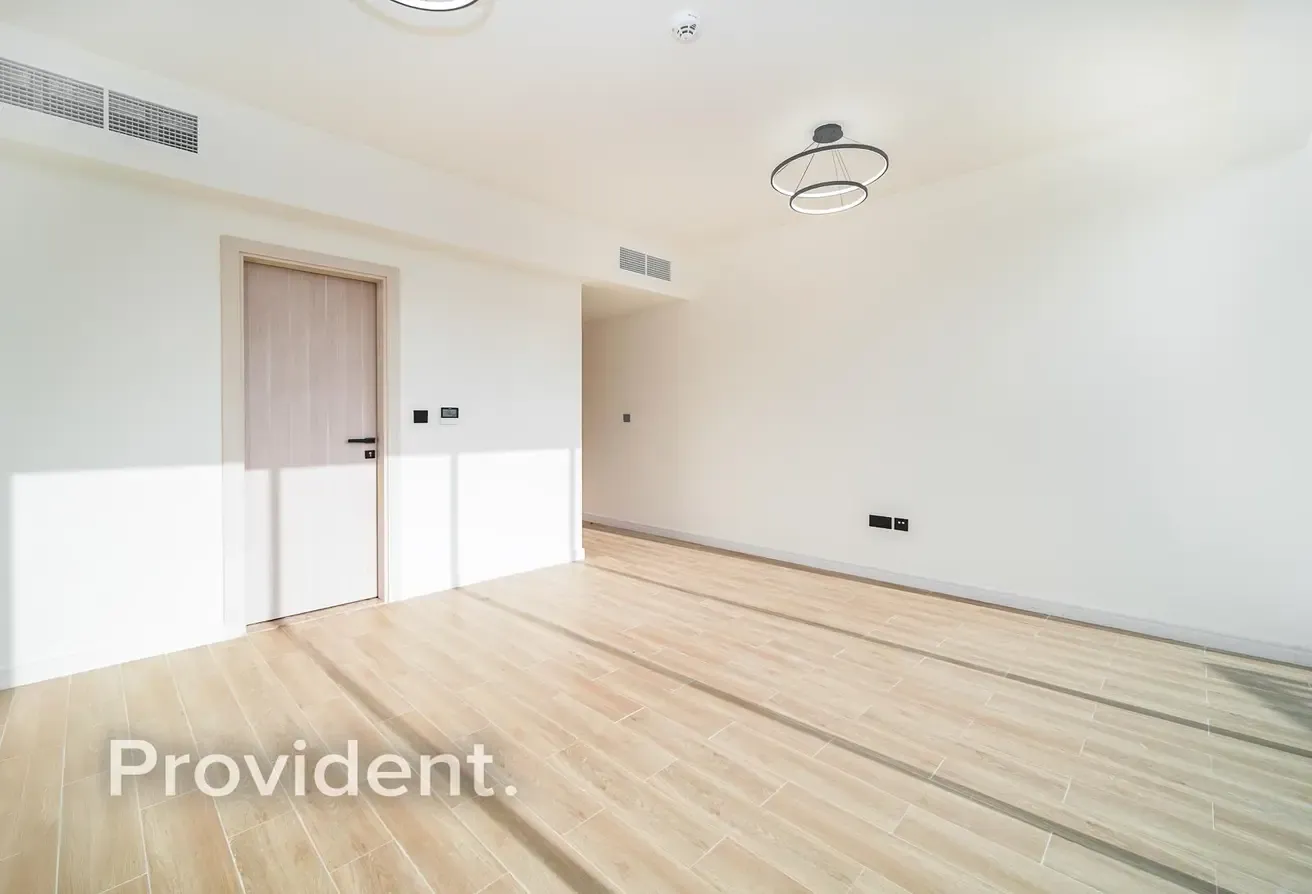 Easy Access | Parking on Front | Ready to Move