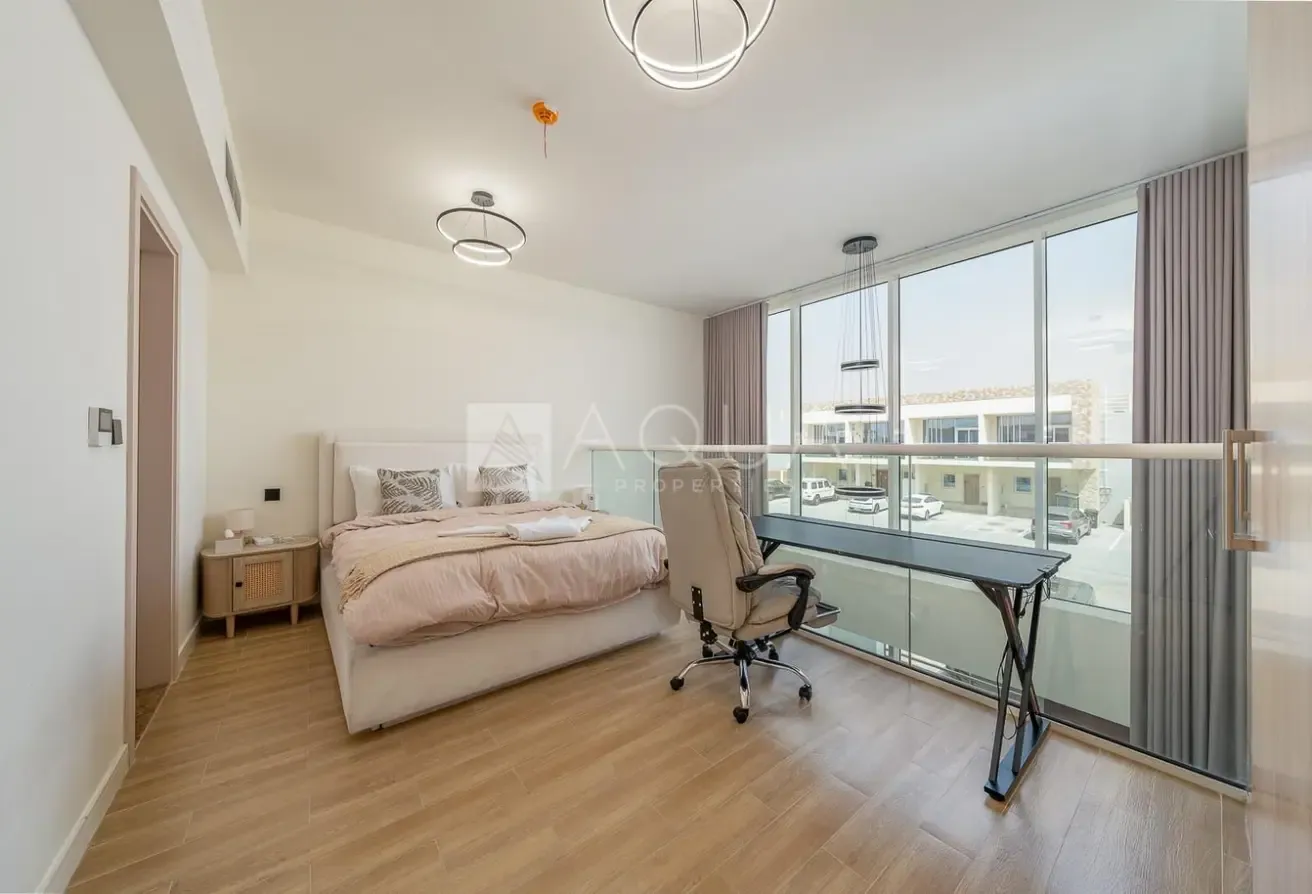 Big Living Area I Vacant | Fully Furnished
