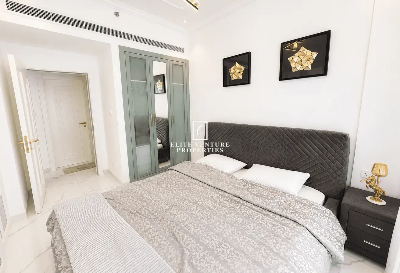 LUXURY LIVING | LIESURE DESK VIEW | PRIME LOCATION