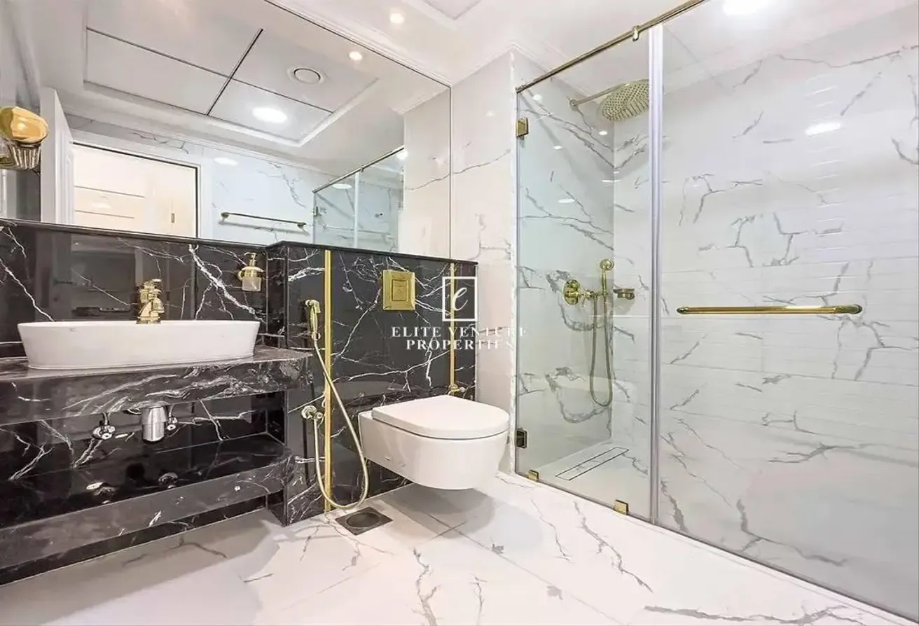 LUXURY LIVING | LIESURE DESK VIEW | PRIME LOCATION
