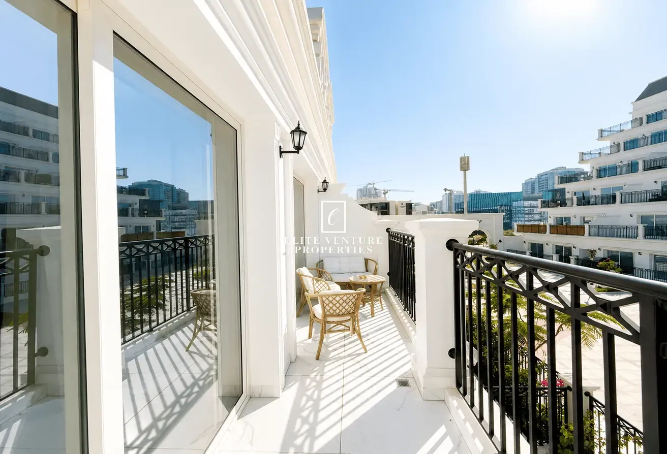 LUXURY LIVING | LIESURE DESK VIEW | PRIME LOCATION