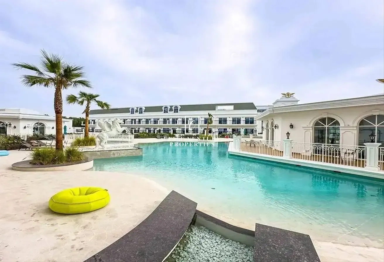 LUXURY LIVING | LIESURE DESK VIEW | PRIME LOCATION