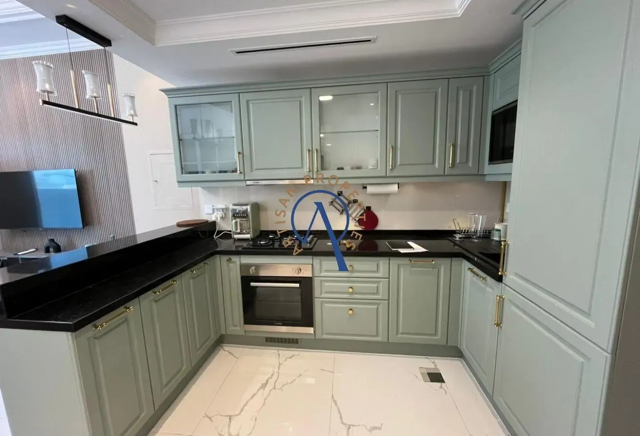 FULLY FURNISHED | HIGH FLOOR | VACANT