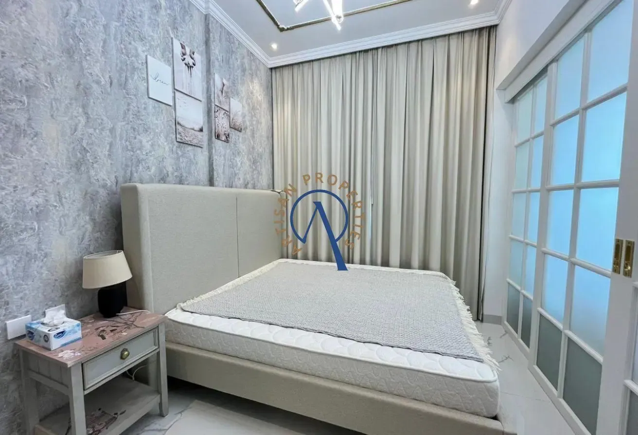 FULLY FURNISHED | HIGH FLOOR | VACANT