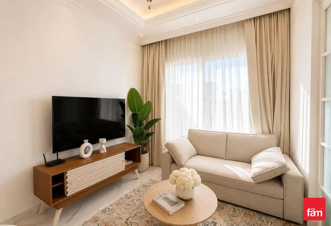 1br Furnished Middle Floor Miracle Garden Nearby