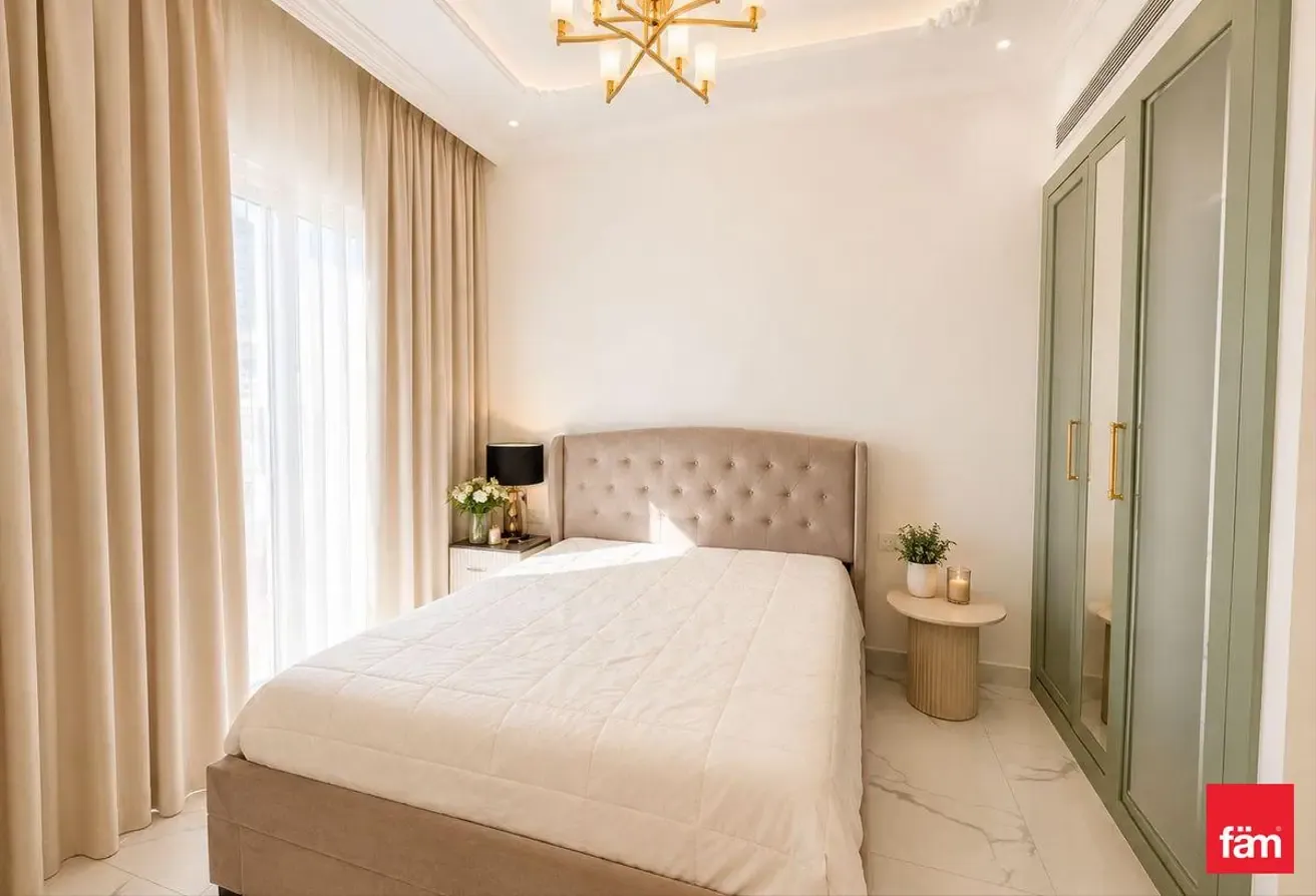 1br Furnished Middle Floor Miracle Garden Nearby