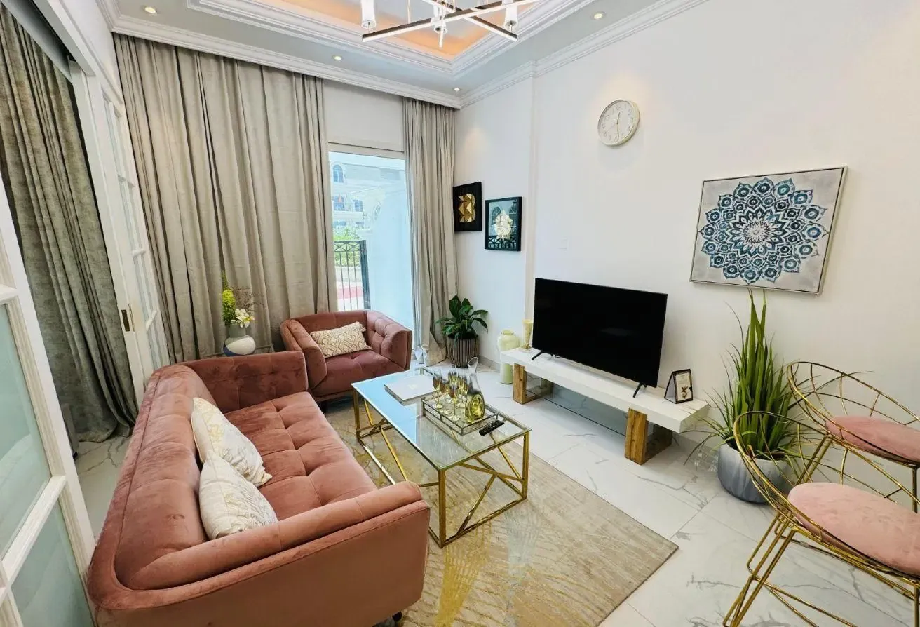Fully Furnished 1 Bedroom | Garden Access