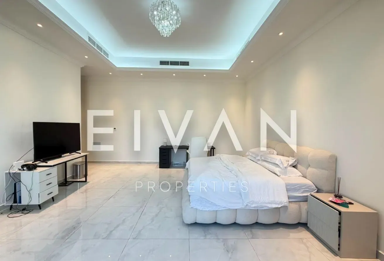 Spacious Villa | | Private Garden & Maid’s Room