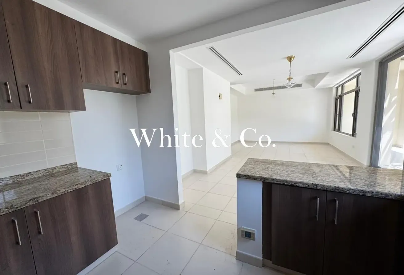Single Row | 4 Beds | Close to Pool & Park