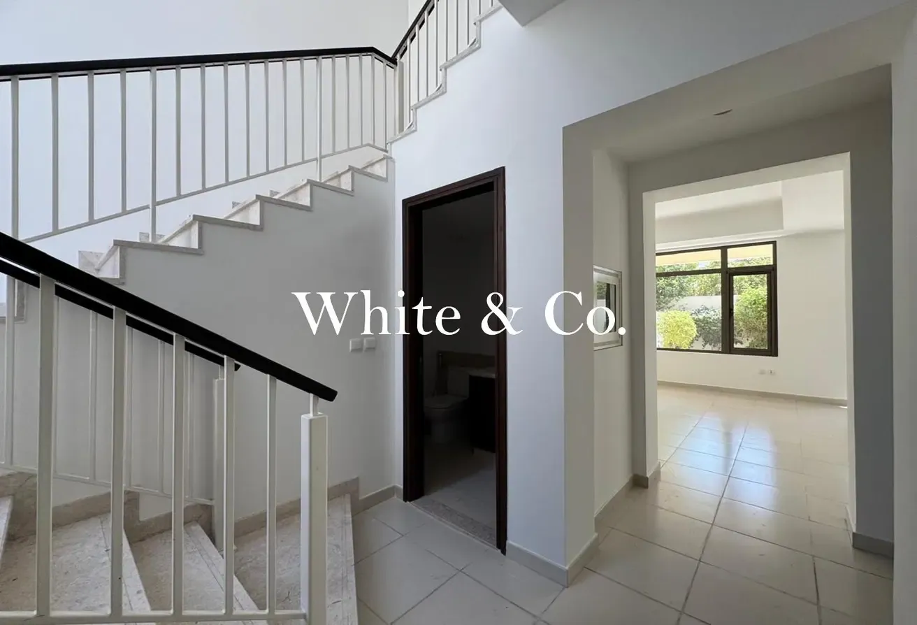 Single Row | 4 Beds | Close to Pool & Park