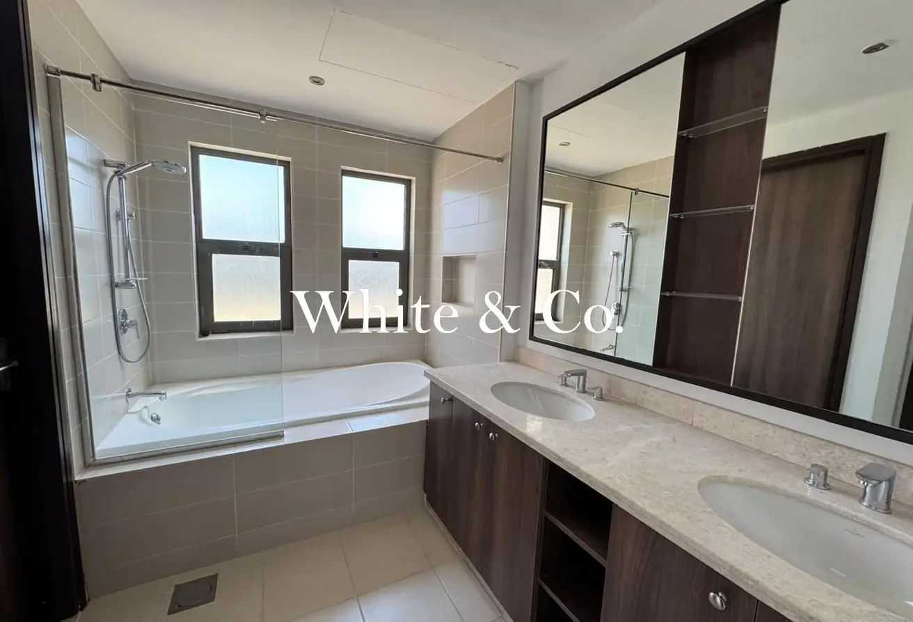 Single Row | 4 Beds | Close to Pool & Park
