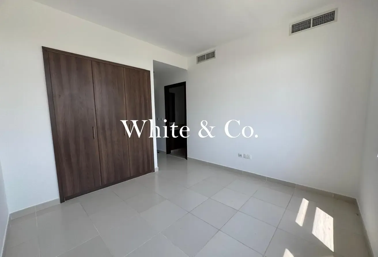 Single Row | 4 Beds | Close to Pool & Park