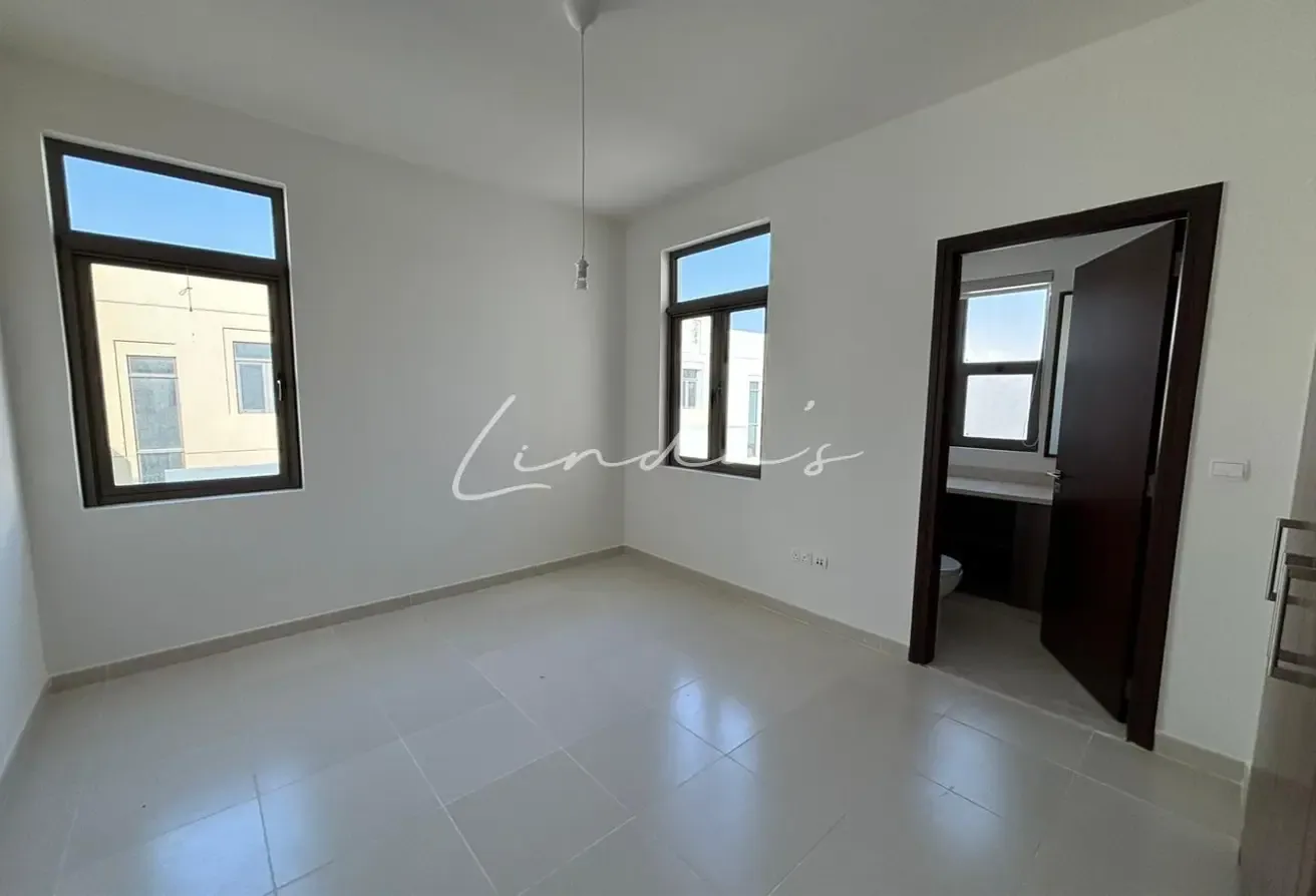 Large Layout | Spacious Garden | Vacant Now