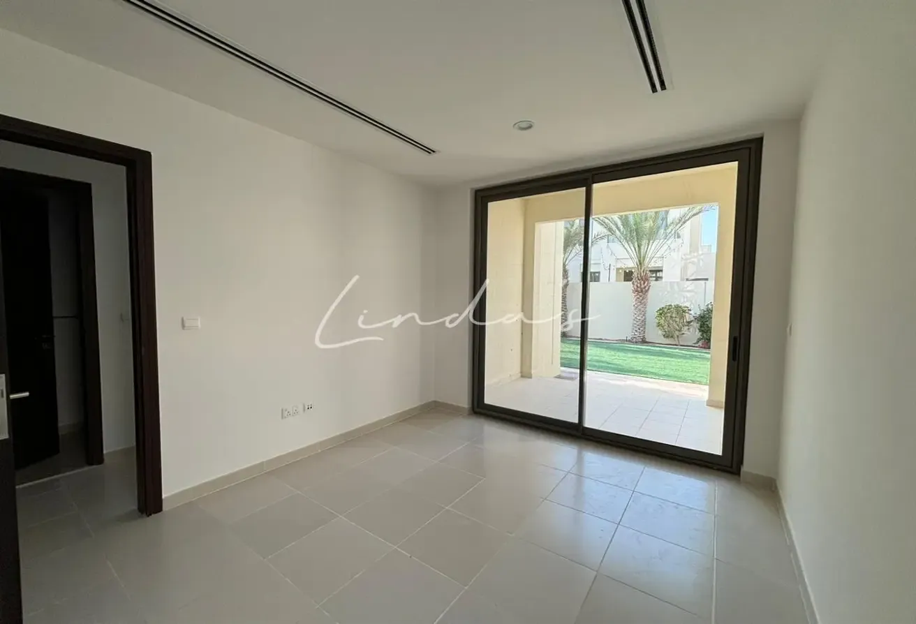 Large Layout | Spacious Garden | Vacant Now