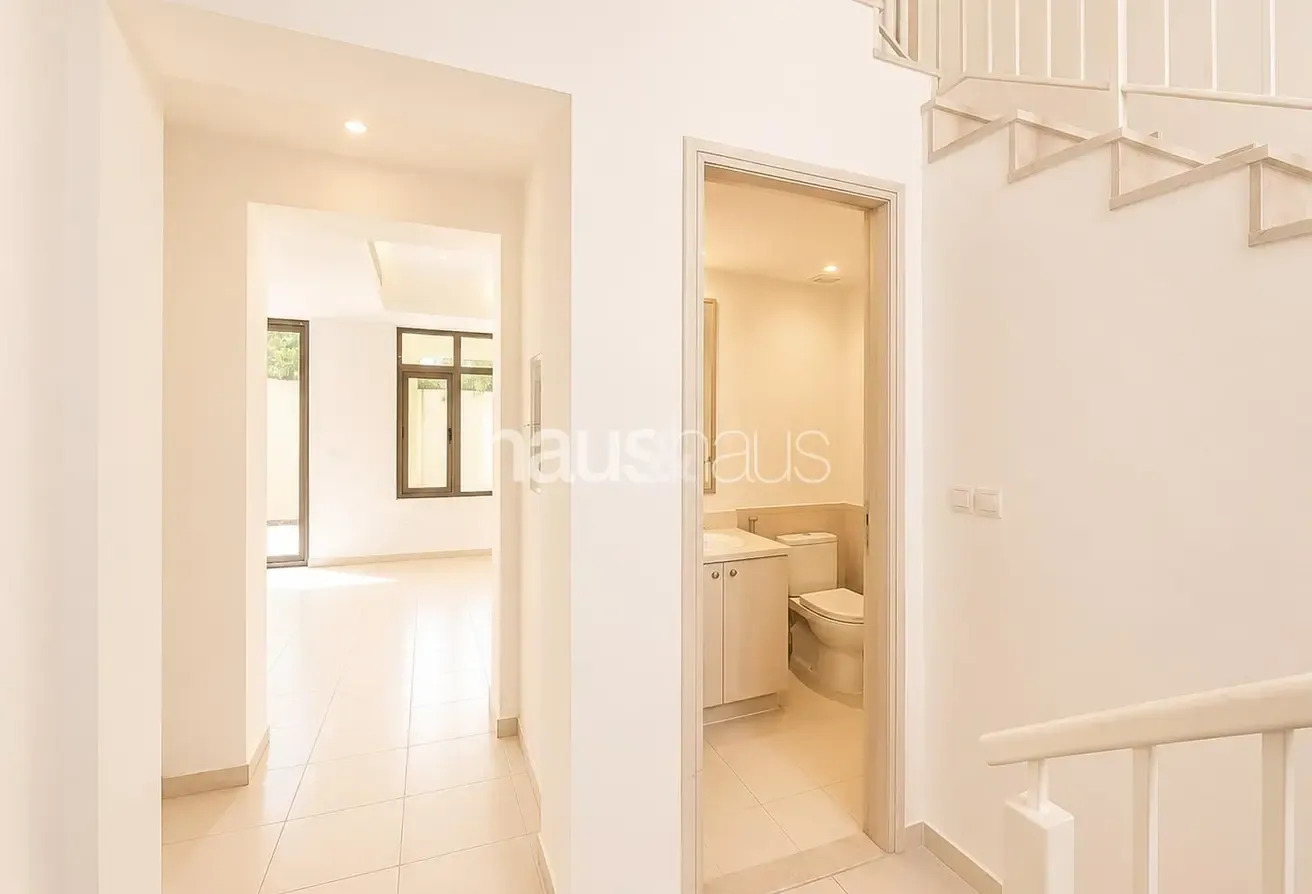 Single Row | Vacant Now | Type G | Spacious