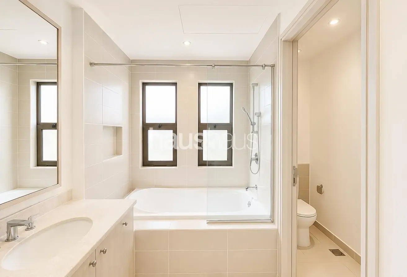 Single Row | Vacant Now | Type G | Spacious