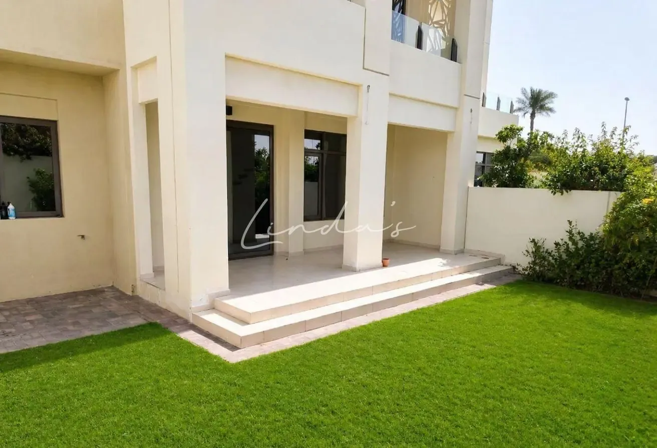 Single Row | Spacious Type G | Vacant Soon