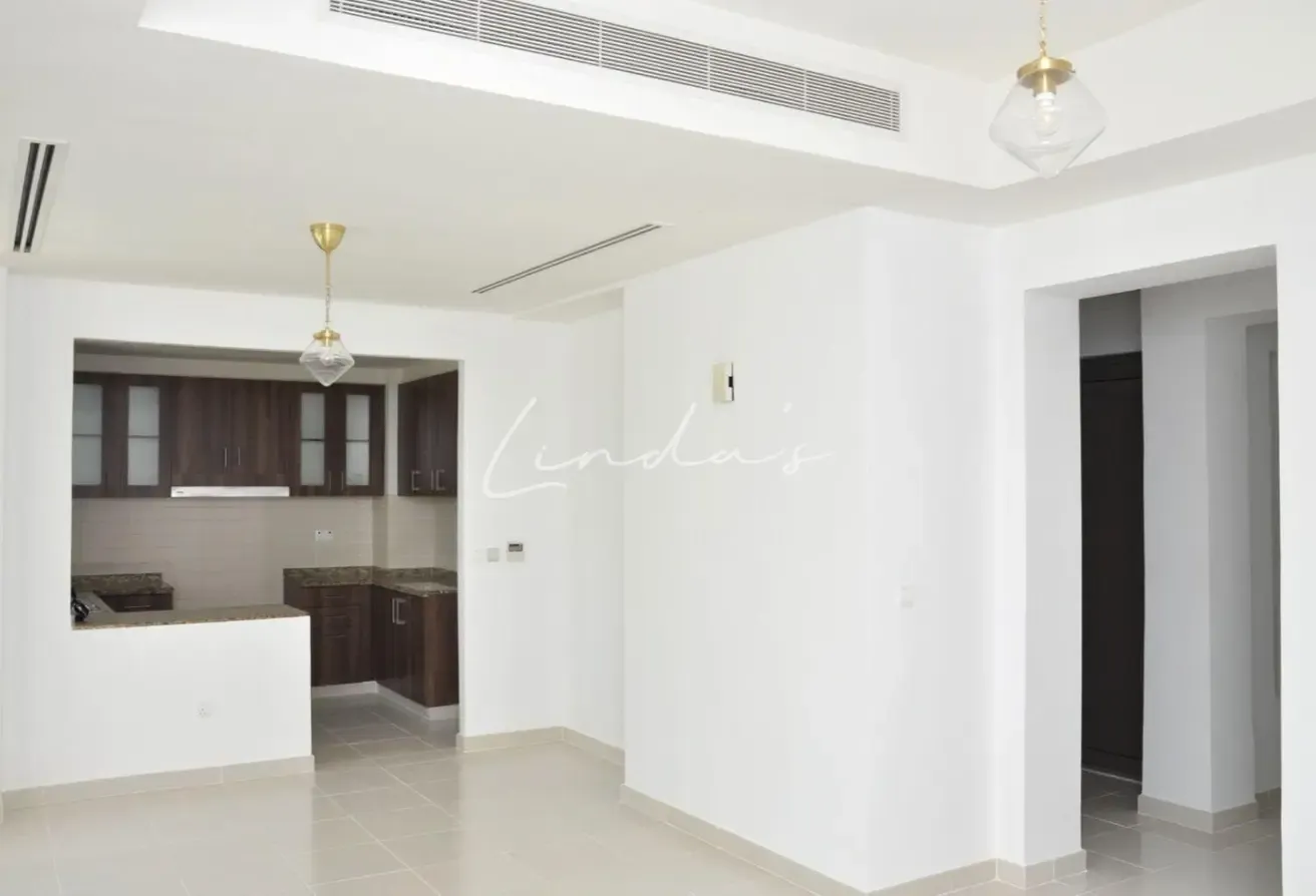 Single Row | Spacious Type G | Vacant Soon