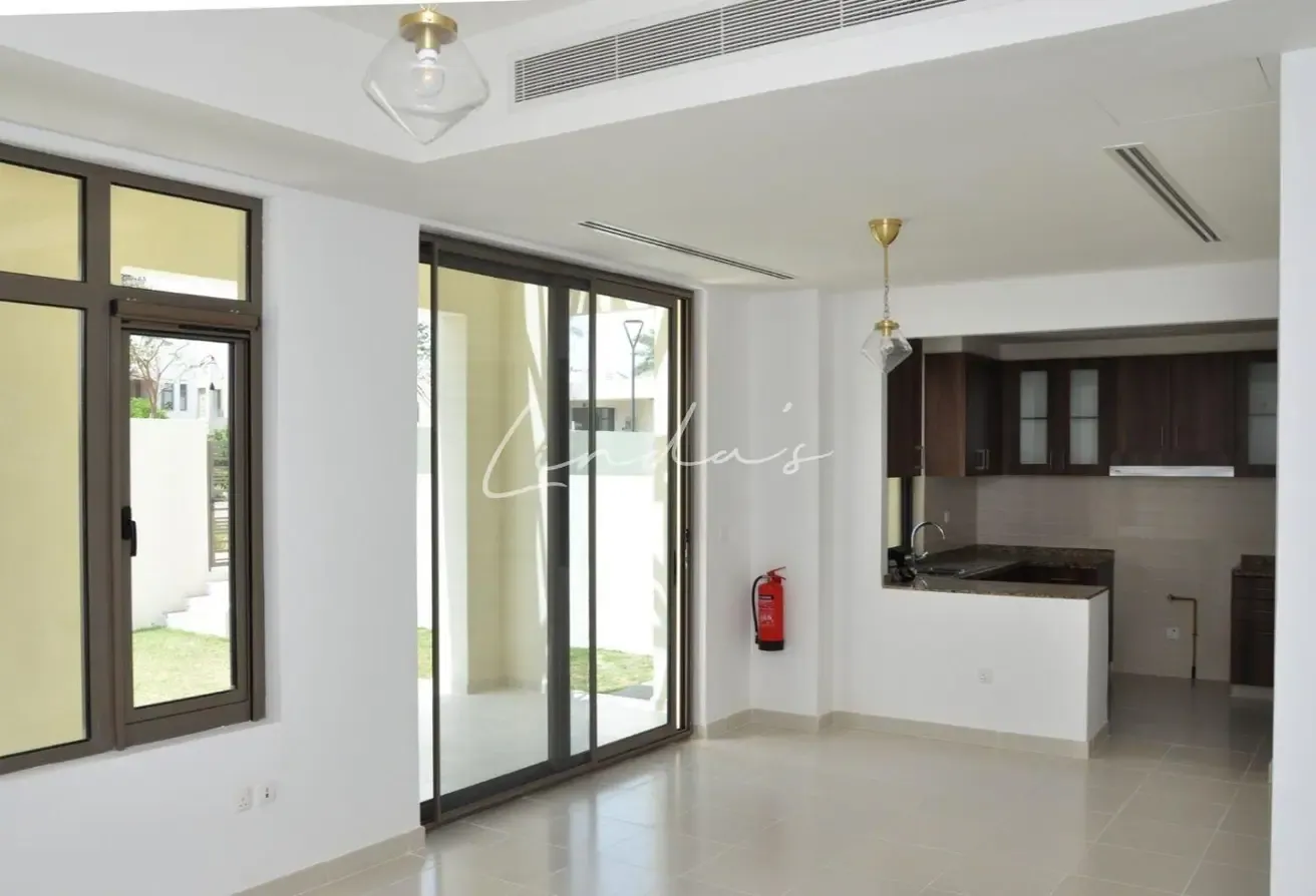 Single Row | Spacious Type G | Vacant Soon